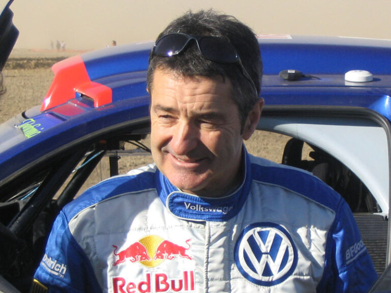 020105 Bruno Saby v cíly druhého měřeného testu s novináři 2