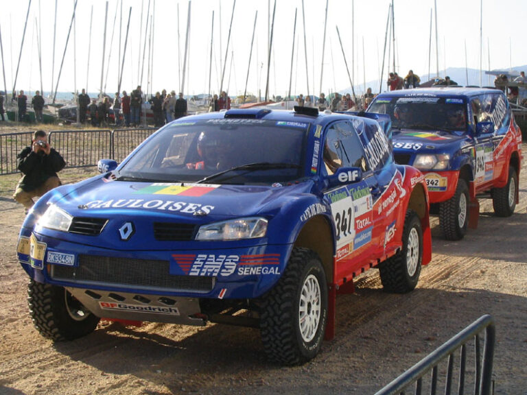 311204 Renault Mégane na trase Dakaru